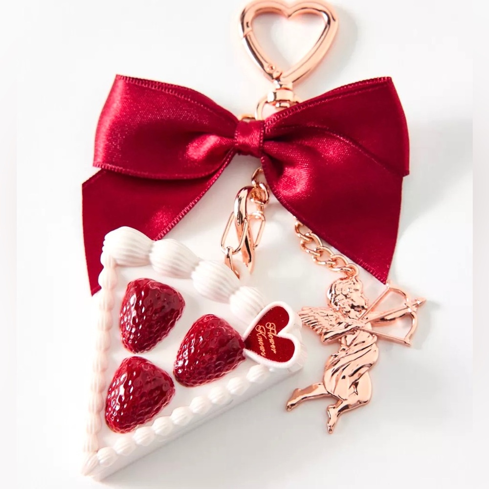 ‘Flower Knows’ Solid Perfume Keychain